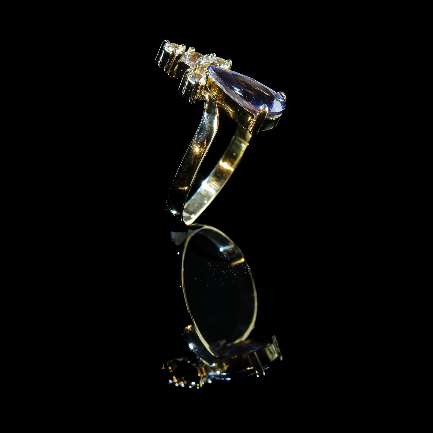 Iolite and sapphire ring