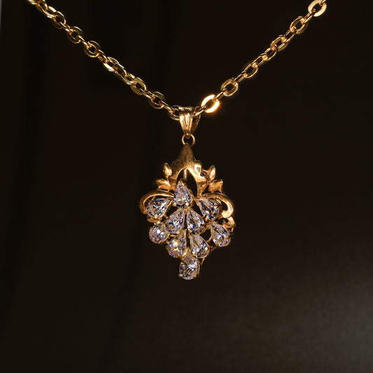 Cubic Zirconia pendant set in 18k